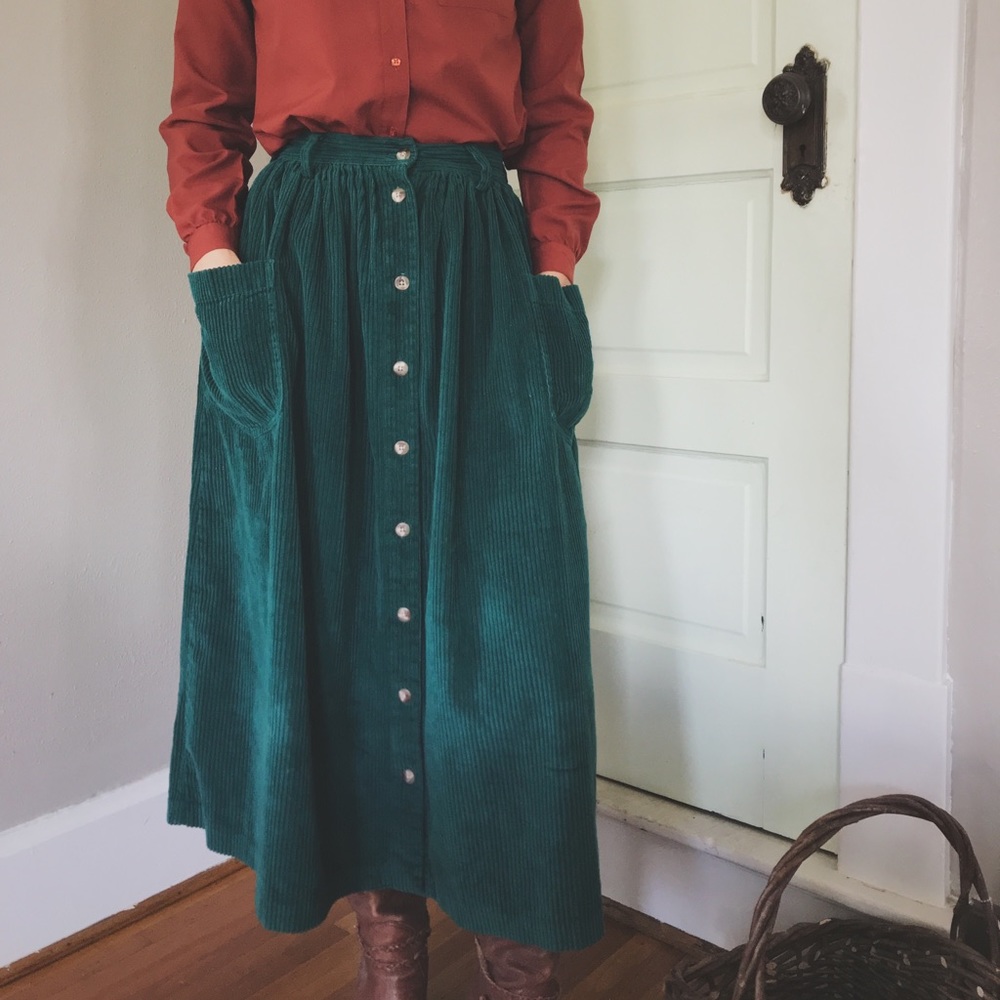 Eddie Bauer Corduroy Skirt with Pockets!